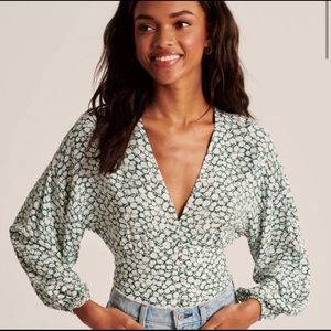 Abercrombie & Fitch button up waisted blouse!